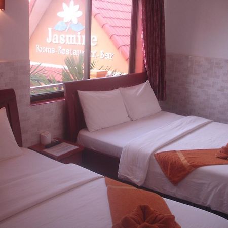Jasmine Family Hostel Сіємреап Екстер'єр фото