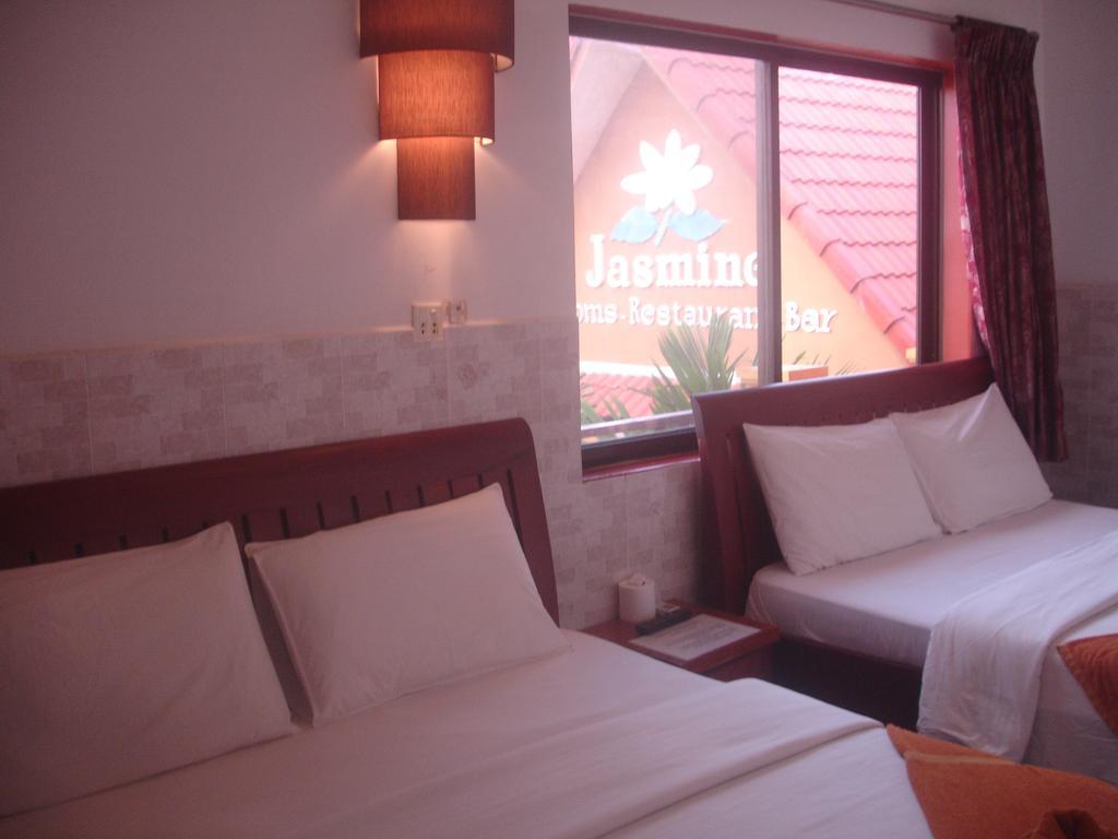 Jasmine Family Hostel Сіємреап Екстер'єр фото