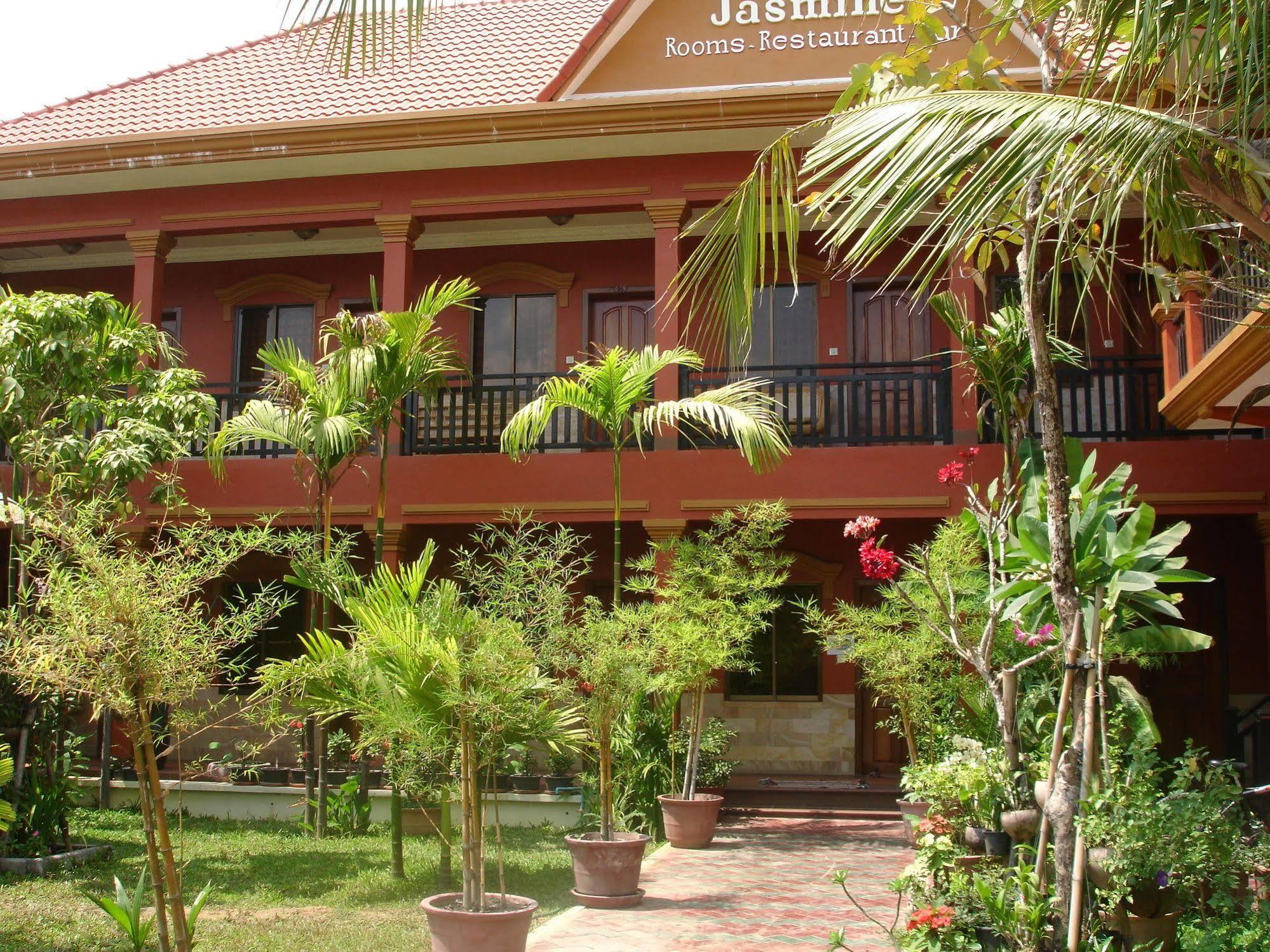 Jasmine Family Hostel Сіємреап Екстер'єр фото